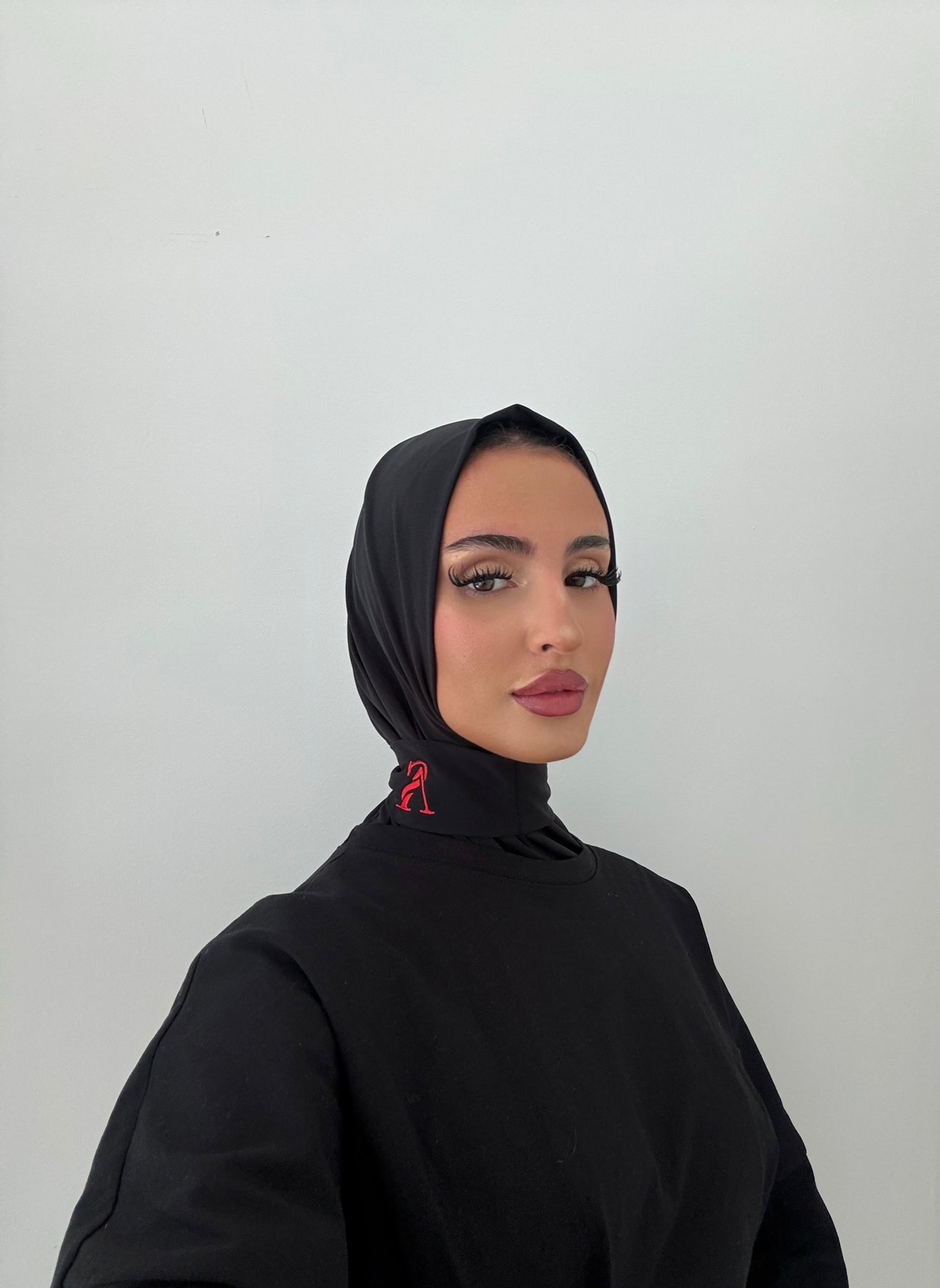Bonnet black red