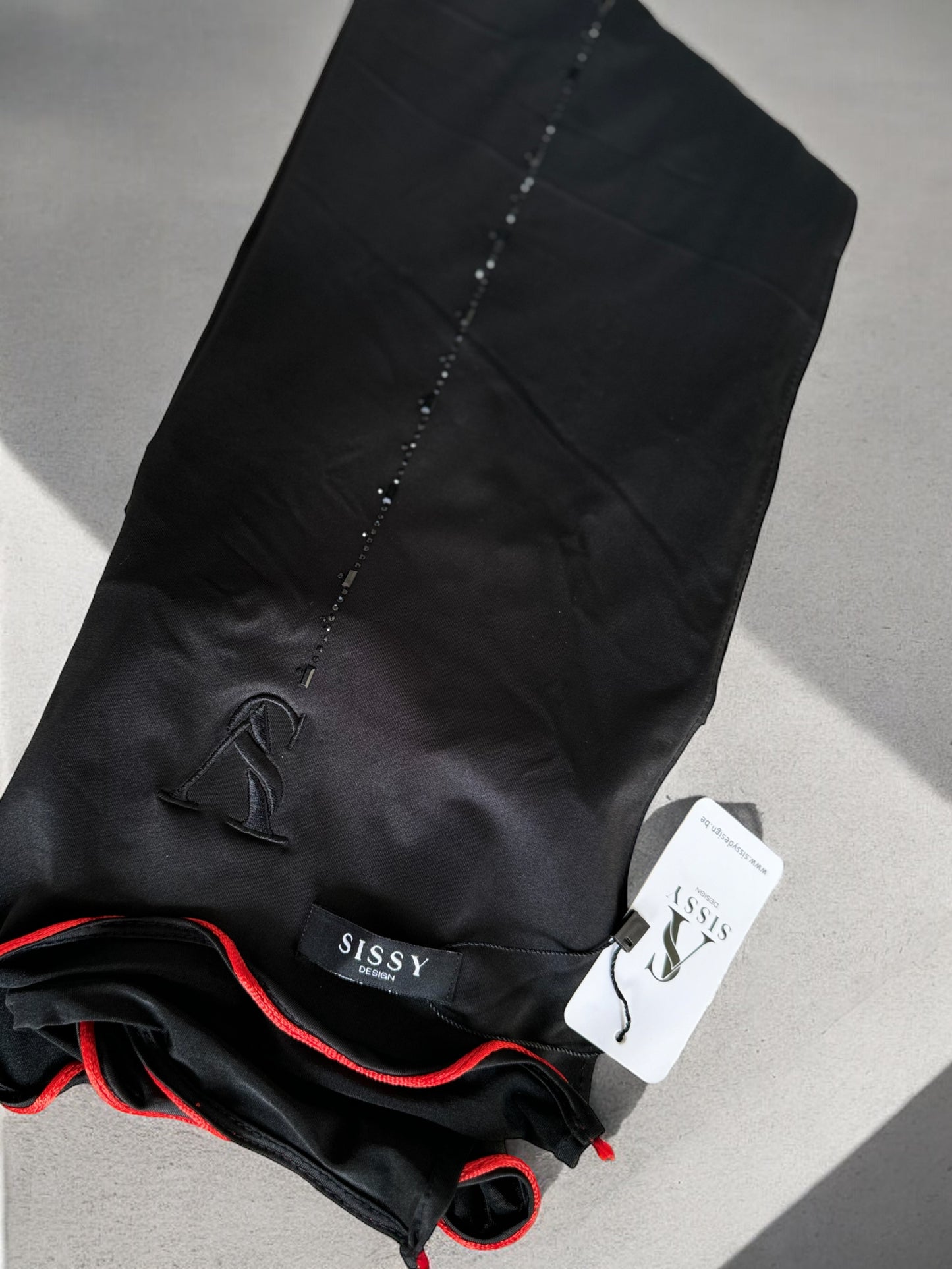 GLAMOUR BLACK RED